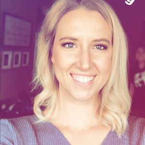 Meet your Posher, Lauren